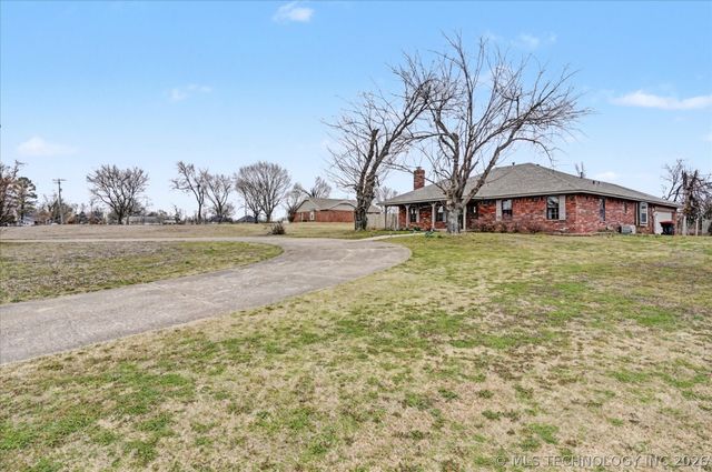 704 N Sioux Avenue, Claremore, OK 74017