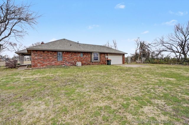 704 N Sioux Avenue, Claremore, OK 74017