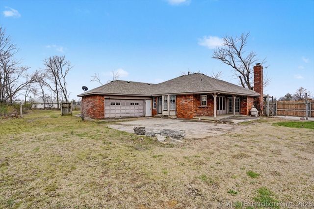 704 N Sioux Avenue, Claremore, OK 74017