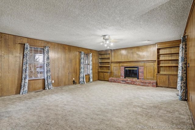 704 N Sioux Avenue, Claremore, OK 74017