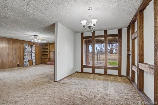 704 N Sioux Avenue, Claremore, OK 74017