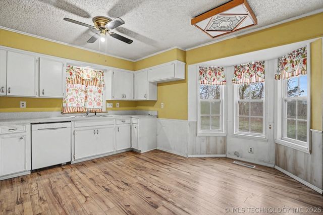 704 N Sioux Avenue, Claremore, OK 74017