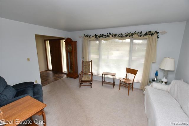 3275 Golfhill Drive, Waterford, MI 48329