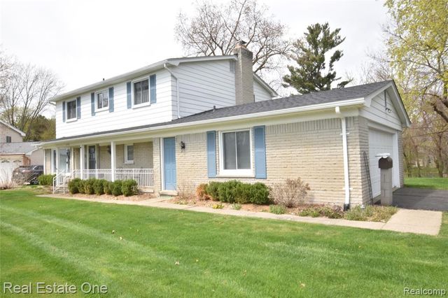 3275 Golfhill Drive, Waterford, MI 48329