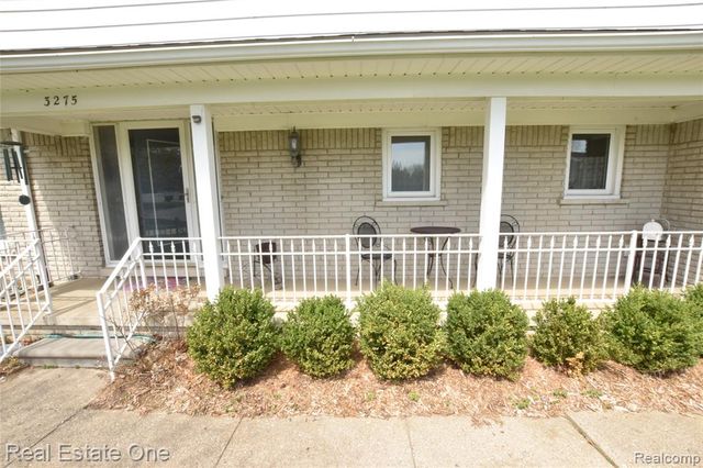3275 Golfhill Drive, Waterford, MI 48329