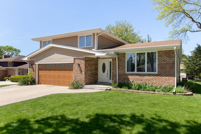 12 James Drive, Westmont, IL 60559
