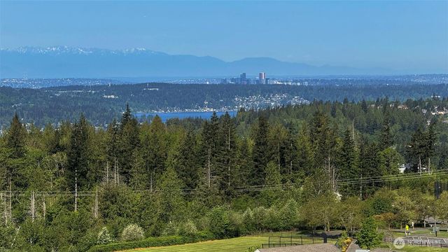 1511 25th Avenue NE, Issaquah, WA 98029