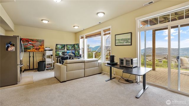 1511 25th Avenue NE, Issaquah, WA 98029