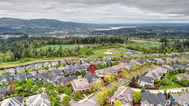 1511 25th Avenue NE, Issaquah, WA 98029