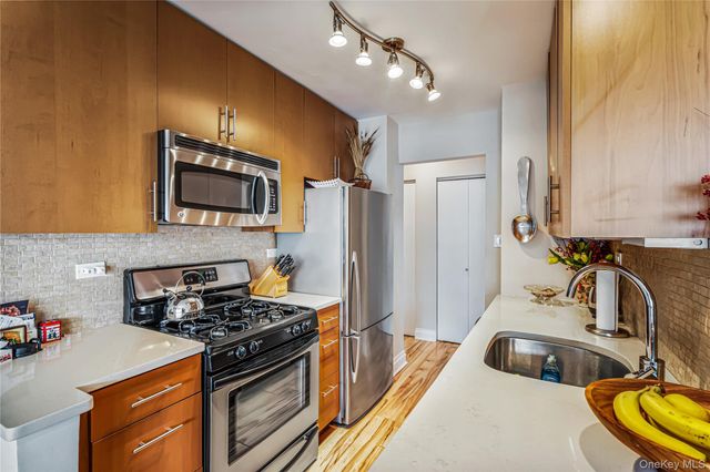 18-15 215 Street 14 G, Bayside, NY 11360