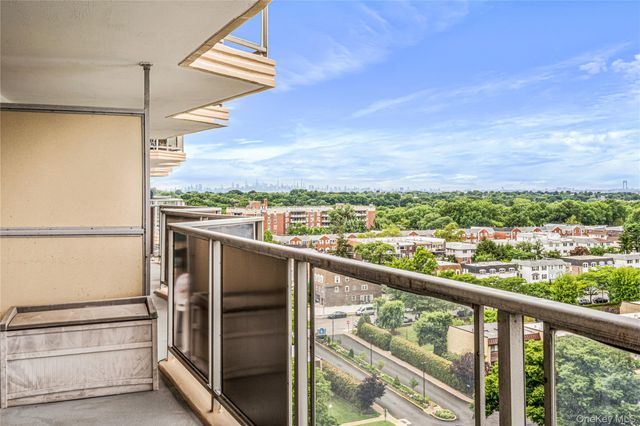 18-15 215 Street 14 G, Bayside, NY 11360