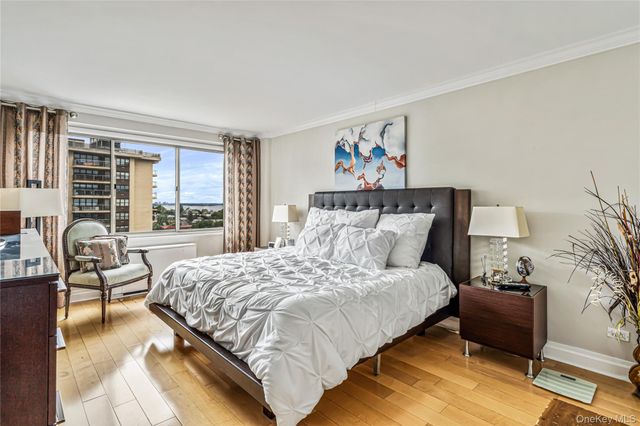 18-15 215 Street 14 G, Bayside, NY 11360