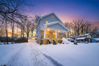 207 Forest Drive, Bedford, OH 44146