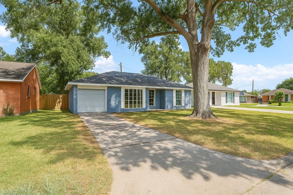 1135 Canterdale Street, Houston, TX 77047