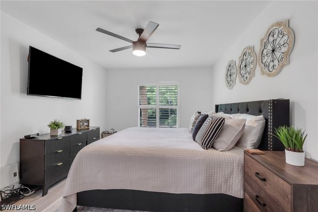 241 Robin Hood CIR 202, Naples, FL 34104