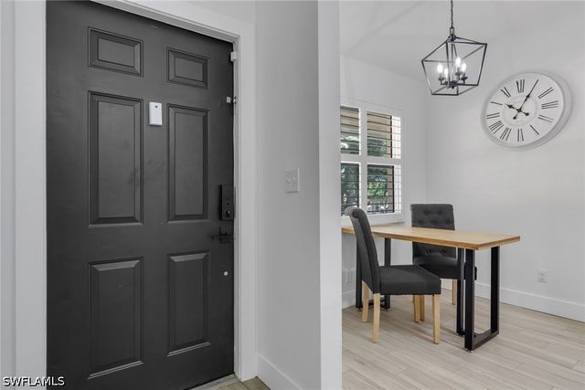 241 Robin Hood CIR 202, Naples, FL 34104