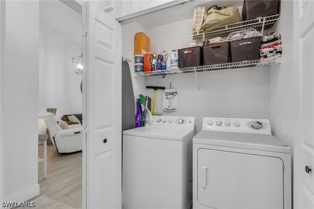 241 Robin Hood CIR 202, Naples, FL 34104
