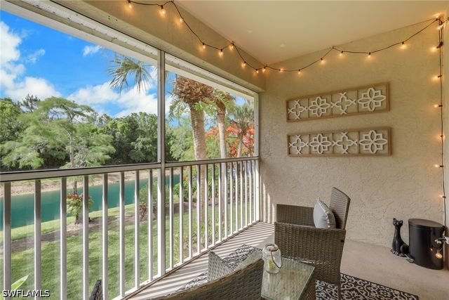 241 Robin Hood CIR 202, Naples, FL 34104