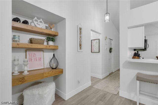 241 Robin Hood CIR 202, Naples, FL 34104
