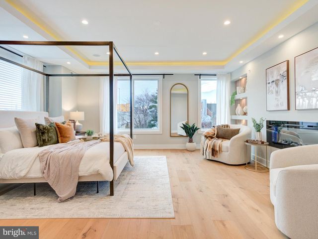 1019 E PALMER ST, Philadelphia, PA 19125