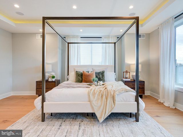 1019 E PALMER ST, Philadelphia, PA 19125