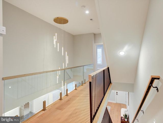 1019 E PALMER ST, Philadelphia, PA 19125