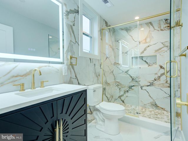 1019 E PALMER ST, Philadelphia, PA 19125