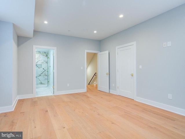 1019 E PALMER ST, Philadelphia, PA 19125