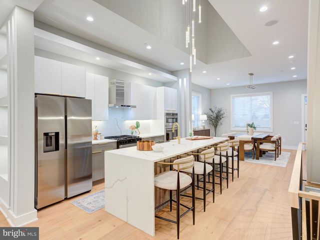 1019 E PALMER ST, Philadelphia, PA 19125