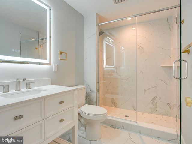 1019 E PALMER ST, Philadelphia, PA 19125