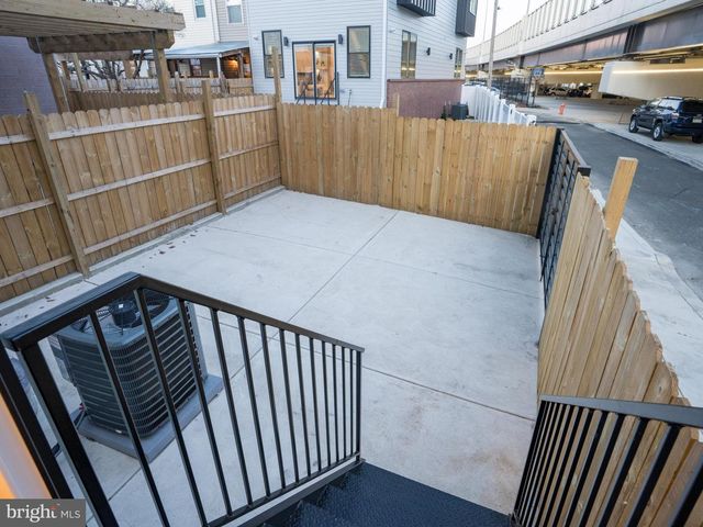 1019 E PALMER ST, Philadelphia, PA 19125