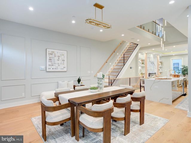 1019 E PALMER ST, Philadelphia, PA 19125