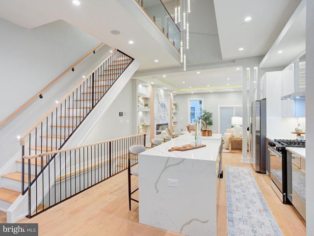 1019 E PALMER ST, Philadelphia, PA 19125
