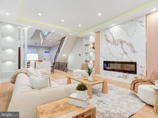1019 E PALMER ST, Philadelphia, PA 19125