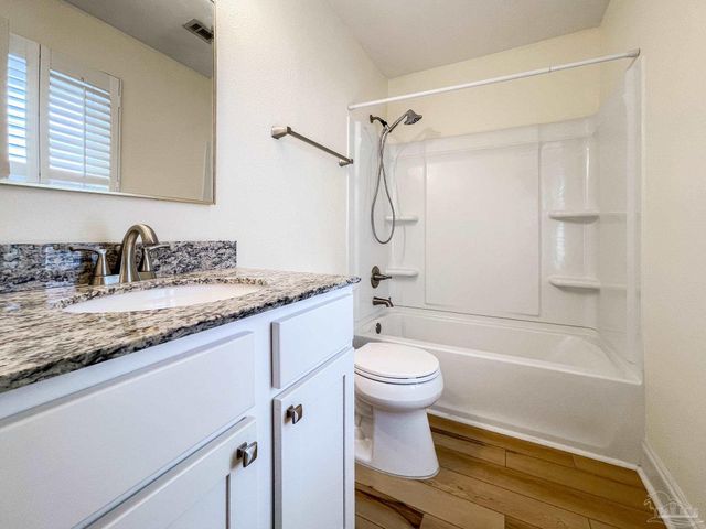 601 E Burgess Rd E4, Pensacola, FL 32504