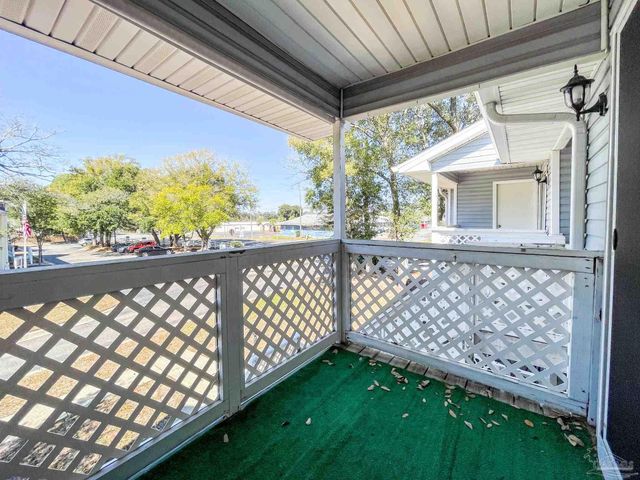 601 E Burgess Rd E4, Pensacola, FL 32504