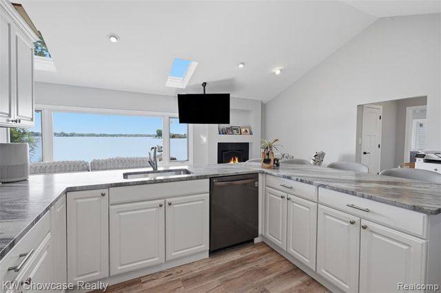 301 S Pontiac Trail, Walled Lake, MI 48390