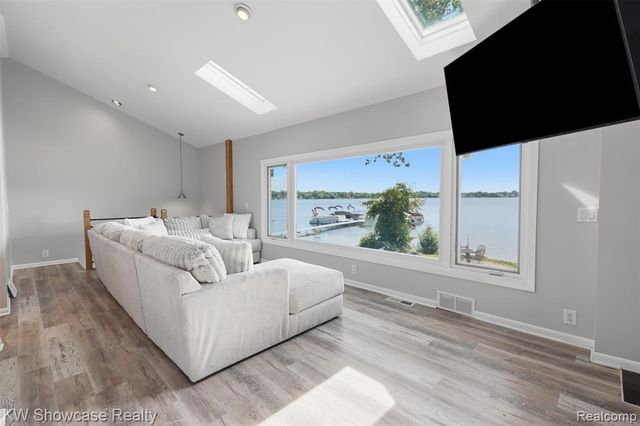 301 S Pontiac Trail, Walled Lake, MI 48390