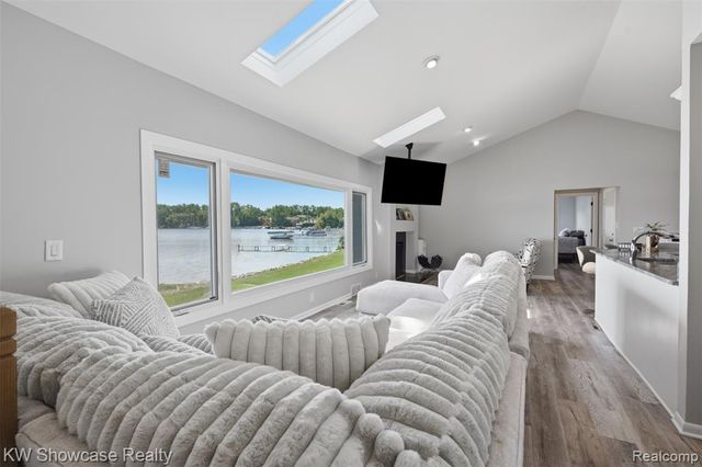 301 S Pontiac Trail, Walled Lake, MI 48390