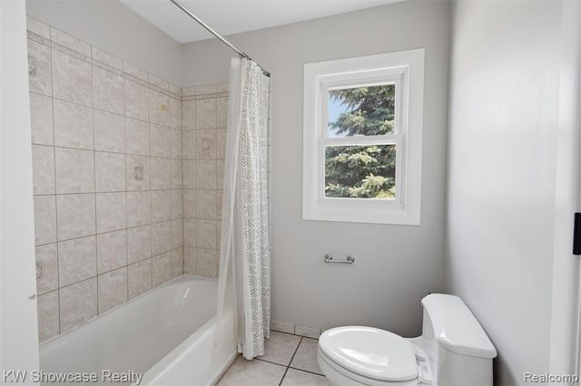 301 S Pontiac Trail, Walled Lake, MI 48390