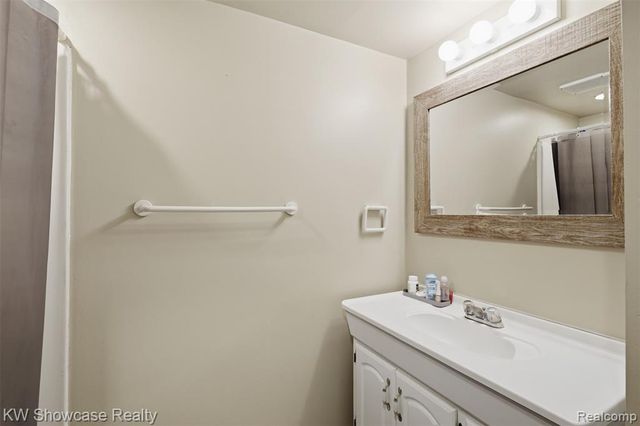 301 S Pontiac Trail, Walled Lake, MI 48390