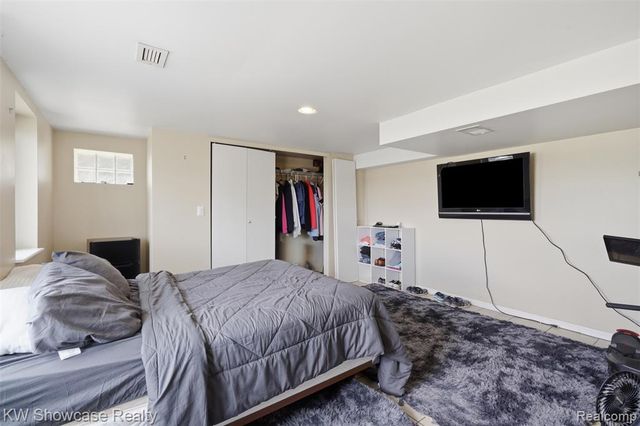 301 S Pontiac Trail, Walled Lake, MI 48390
