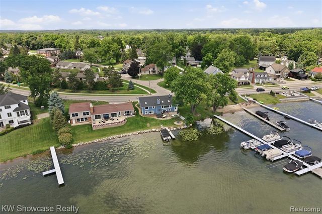 301 S Pontiac Trail, Walled Lake, MI 48390