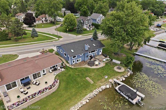 301 S Pontiac Trail, Walled Lake, MI 48390