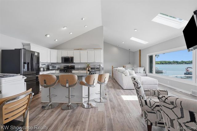 301 S Pontiac Trail, Walled Lake, MI 48390