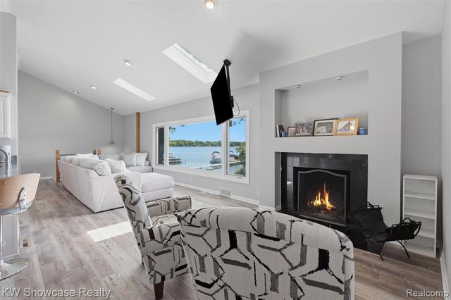 301 S Pontiac Trail, Walled Lake, MI 48390