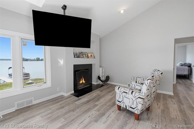 301 S Pontiac Trail, Walled Lake, MI 48390