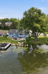 301 S Pontiac Trail, Walled Lake, MI 48390