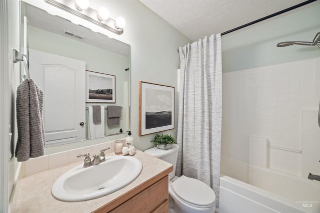 18771 N Midland, Nampa, ID 83687