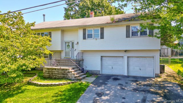 8 Pine Street, Middletown, NY 10940